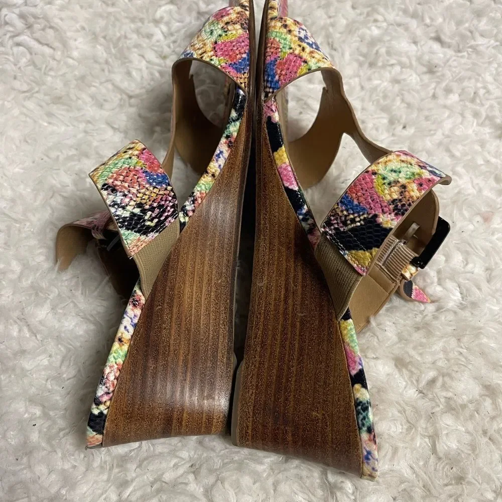 Vaneli Colorful Synthetic Snake Print wedge Sandals adjustable side buckle SZ11M
